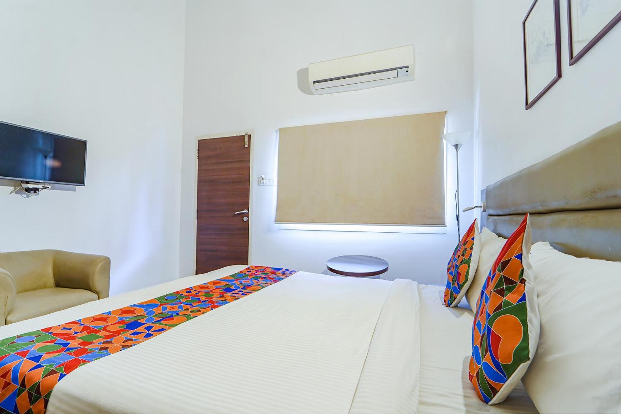 Fabexpress Le Aham Boutique - Auroville Beach - 600M Pondicherry Bagian luar foto