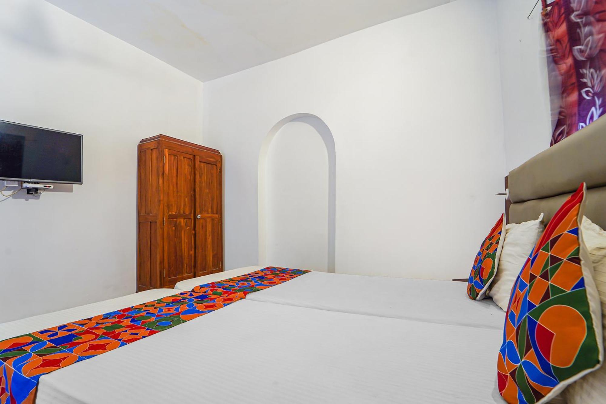 Fabexpress Le Aham Boutique - Auroville Beach - 600M Pondicherry Bagian luar foto