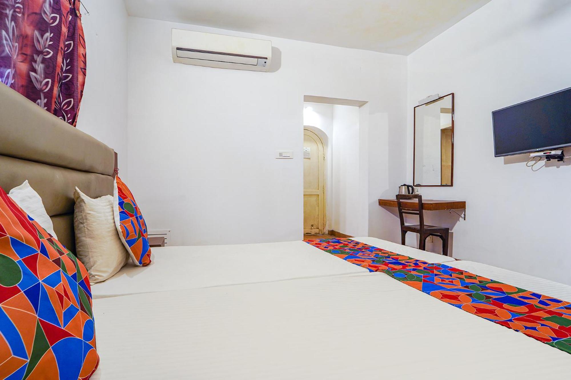 Fabexpress Le Aham Boutique - Auroville Beach - 600M Pondicherry Bagian luar foto