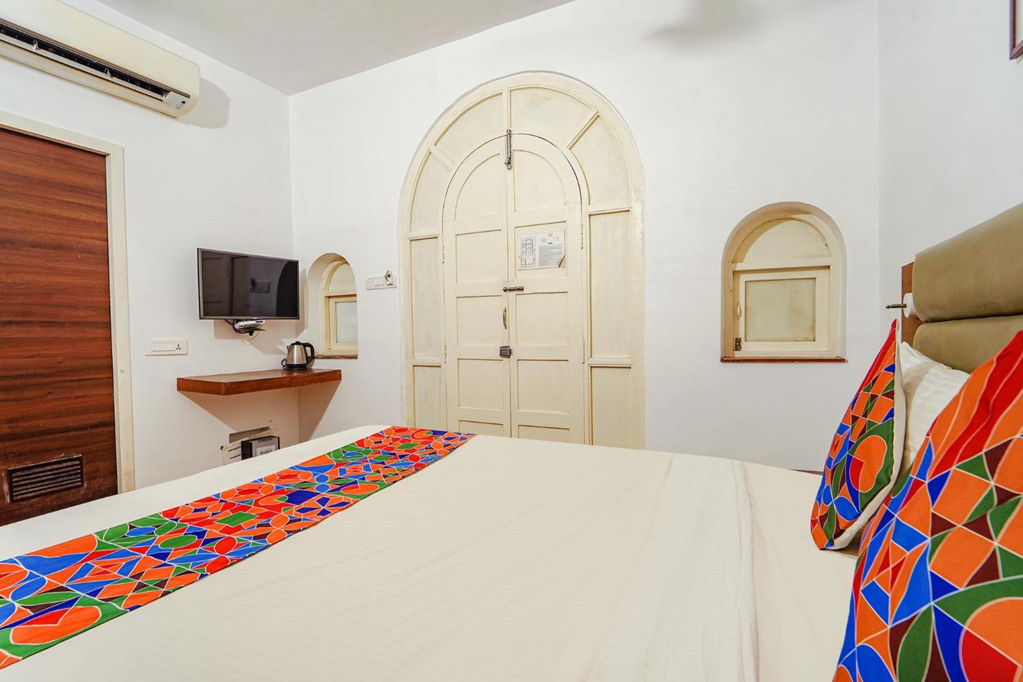 Fabexpress Le Aham Boutique - Auroville Beach - 600M Pondicherry Bagian luar foto